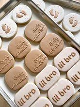 Load image into Gallery viewer, Liam Plaque Cutter