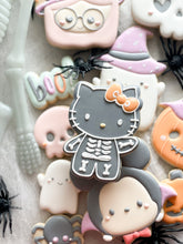 Load image into Gallery viewer, Kitty (full body) Cutter