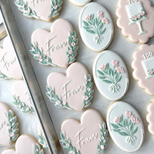 Load image into Gallery viewer, Floral Heart Cutter