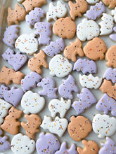 Load image into Gallery viewer, Animal crackers for Halloween - set of 3 minis