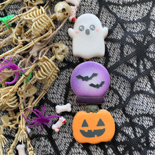 Load image into Gallery viewer, Snow globe 02