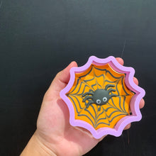 Load image into Gallery viewer, Spider Web Cutter