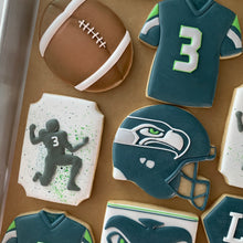 Load image into Gallery viewer, Football Helmet Cutter