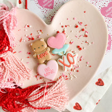 Load image into Gallery viewer, Bear Hug Cutter-01