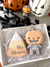 Load image into Gallery viewer, Personalized Gift Box- set of 2
