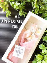 Load image into Gallery viewer, Kitty and Daisy Mini Bouquet
